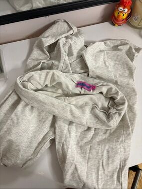 Edikted Heather Gray Sweatshirt with Pink Logo Tag